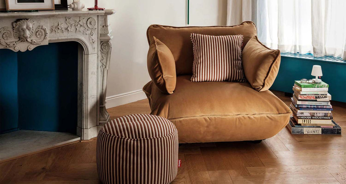 Sumo Loveseat by Fatboy, showing sumo loveseat in live shot.