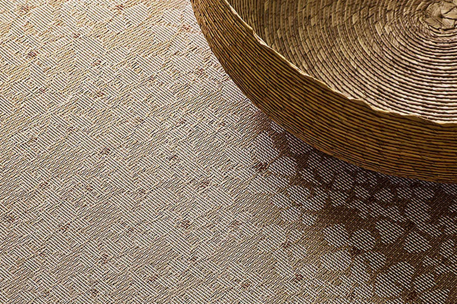 Flora Placemat by Chilewich, showing flora placemat in live shot.