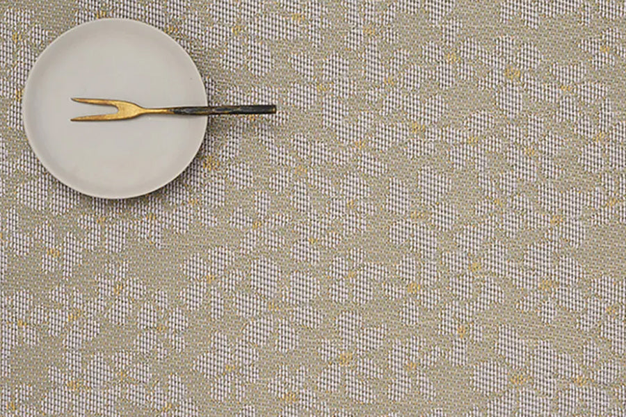 Flora Placemat by Chilewich, showing flora placemat in live shot.
