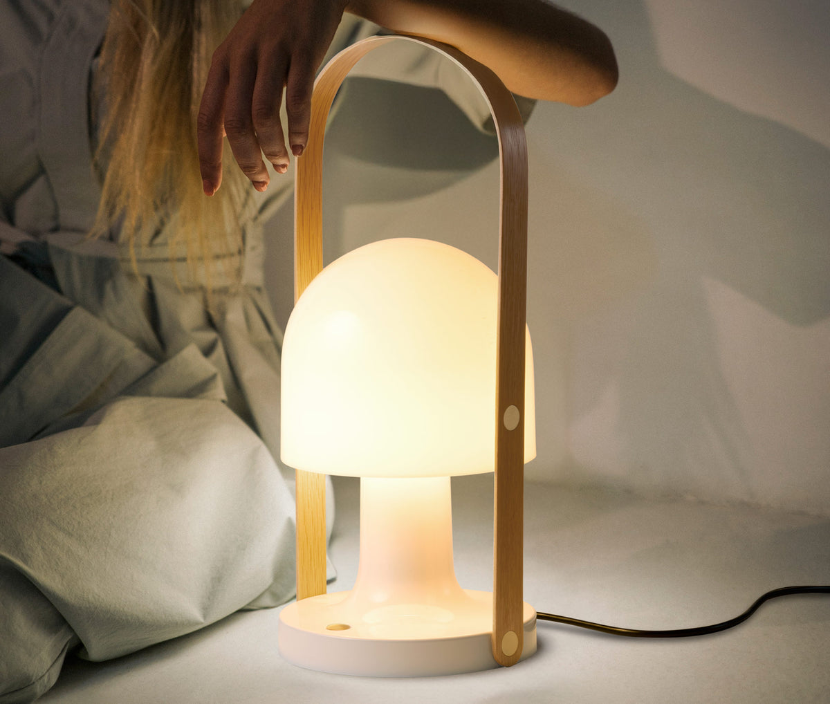 FollowMe Plus E26 Table Lamp by Marset, showing followme in live shot.