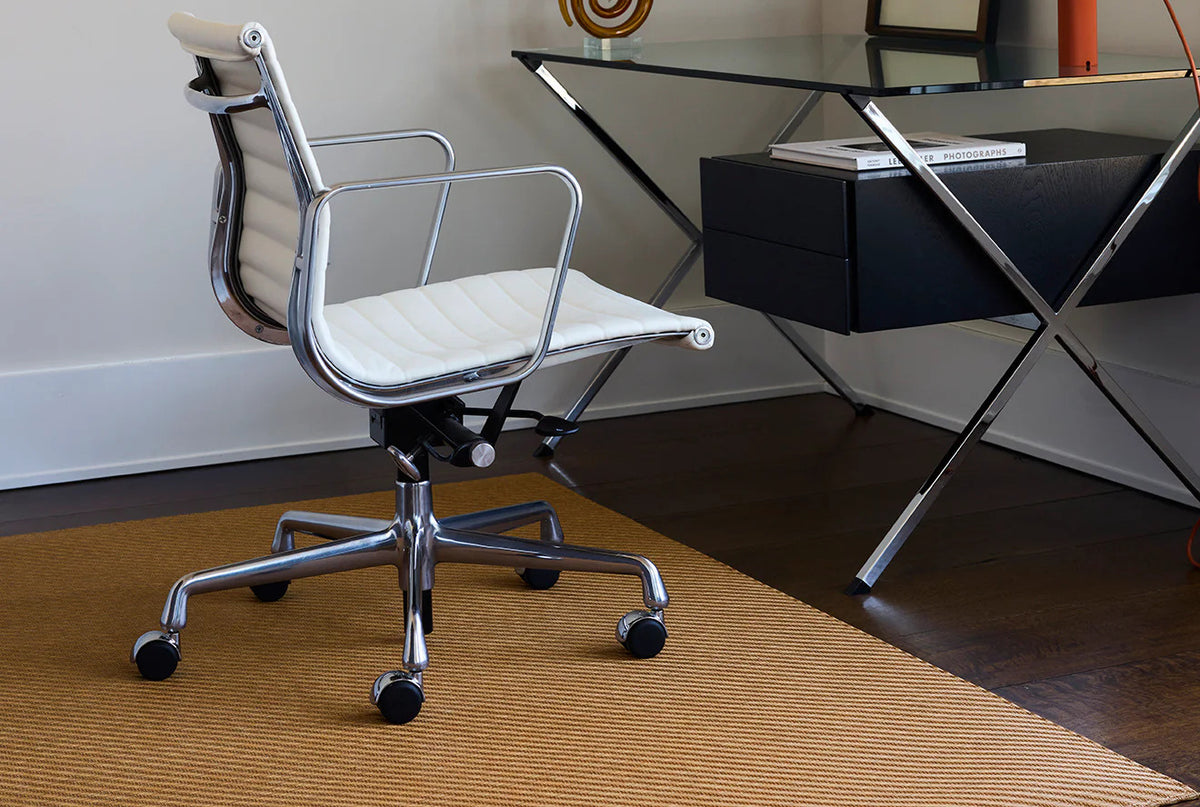 Foxtail Woven Floor Rug by Chilewich, showing foxtail woven floor rug in live shot.