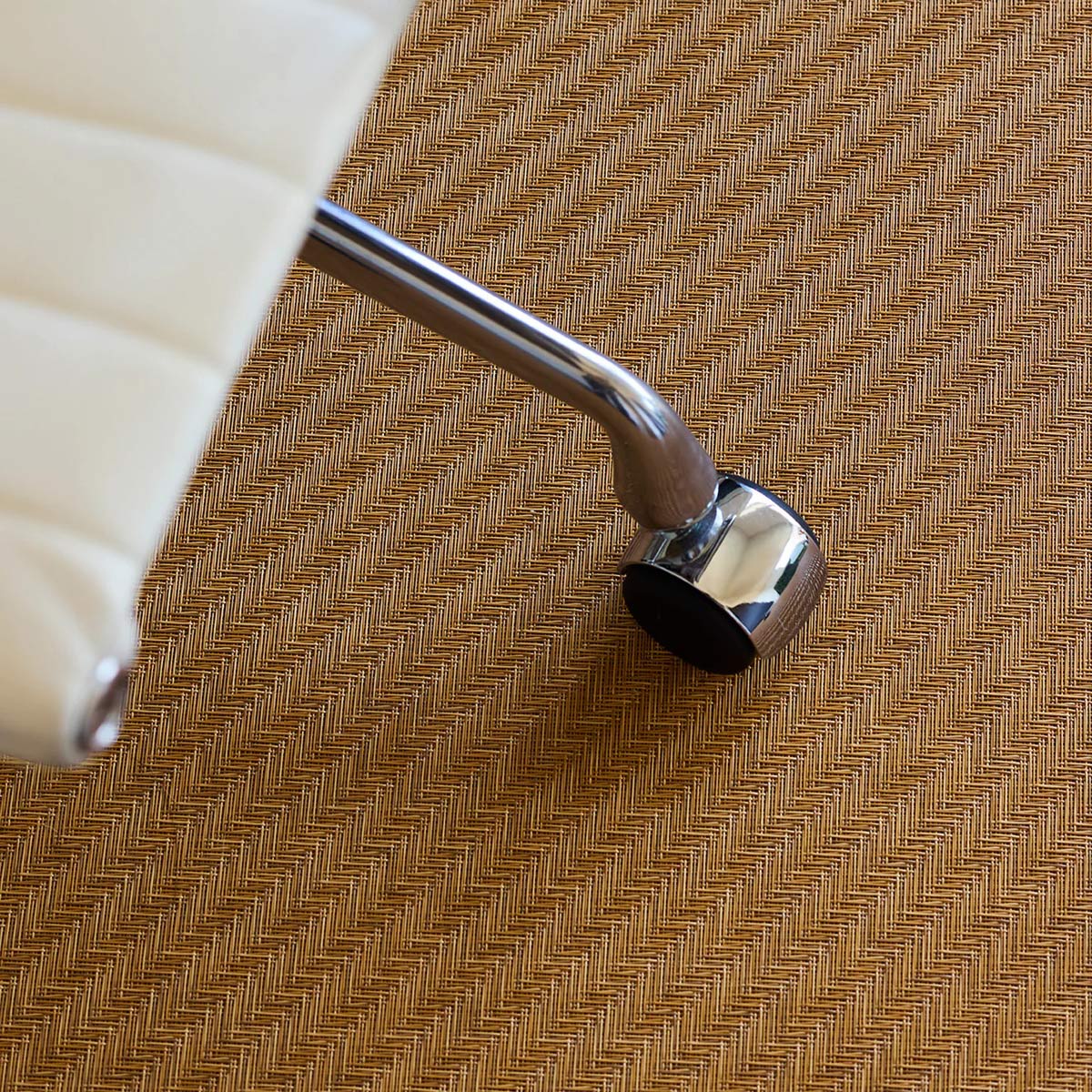 Foxtail Woven Floor Rug by Chilewich, showing closeup view of foxtail woven floor rug in live shot.