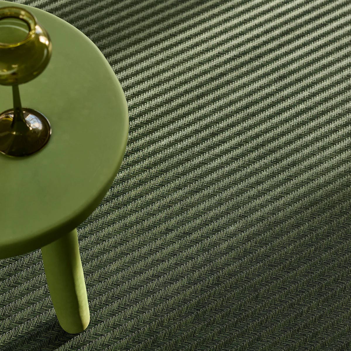 Foxtail Woven Floor Rug by Chilewich, showing closeup view of foxtail woven floor rug in live shot.