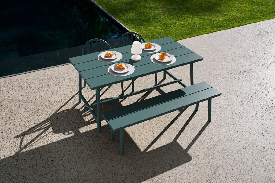Fred's Table by Fatboy, showing fred's table in live shot.