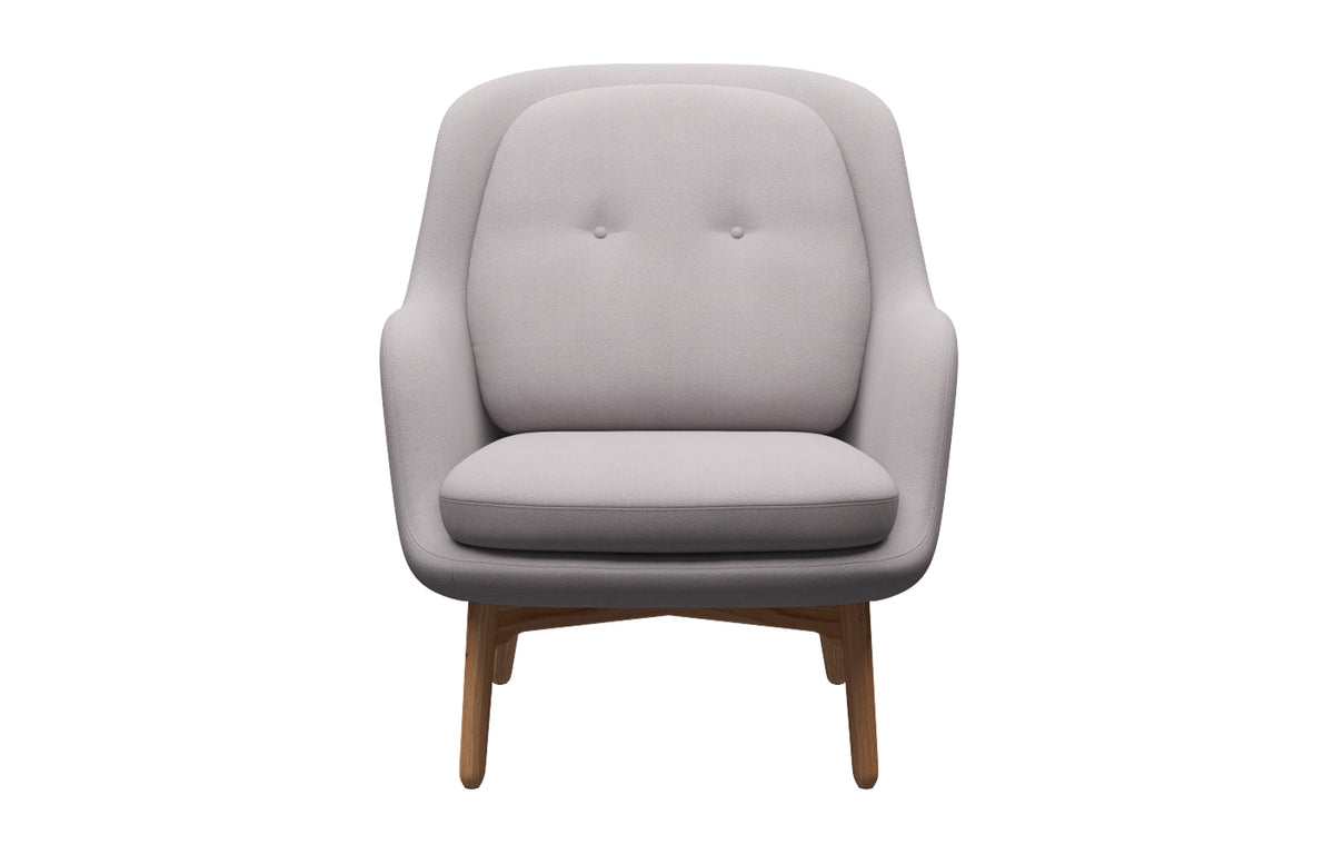 Fri Lounge Chair by Fritz Hansen - Clear Lacquered Oak Wood, Textile Category 3, Textile Category 3.
