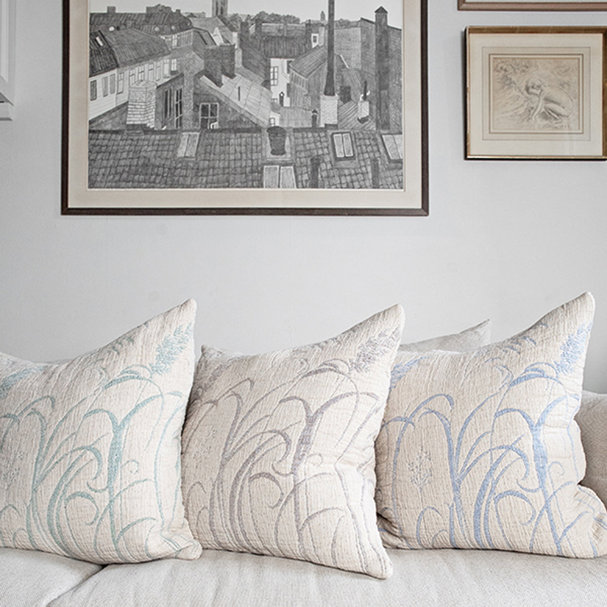 Grass Cushion by Brita, showing grass cushion in live shot.