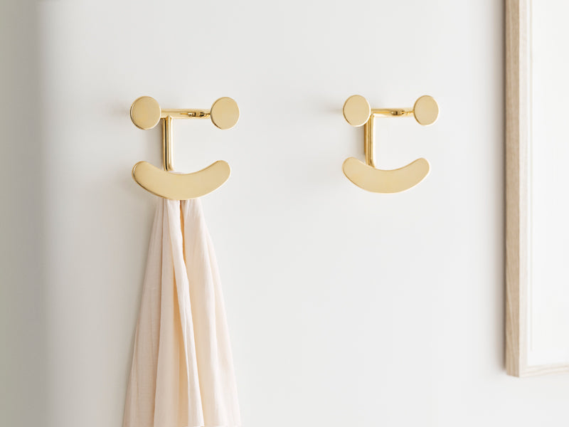 Happy Hook by Fritz Hansen, showing happy hooks in live shot.