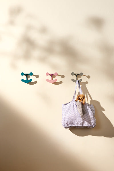 Happy Hook by Fritz Hansen, showing happy hooks in live shot.