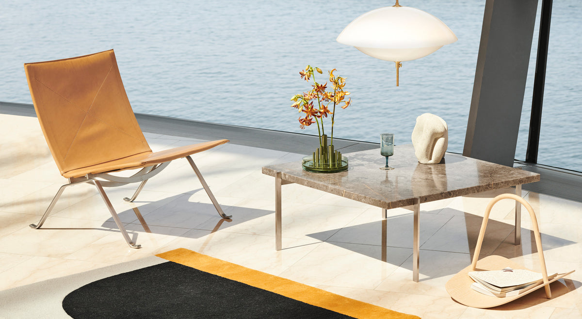 Ikeru Vase by Fritz Hansen, showing ikeru vase in live shot.
