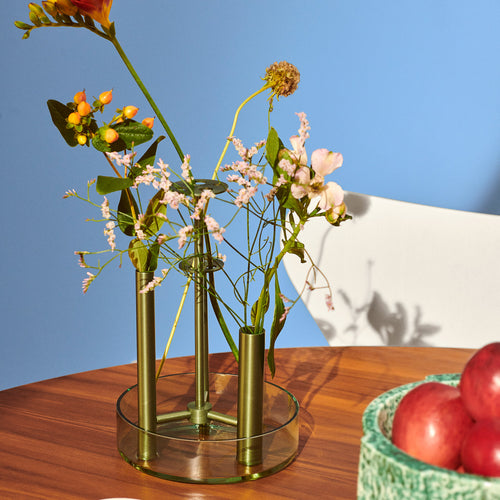 Ikeru Vase by Fritz Hansen, showing ikeru vase in live shot.