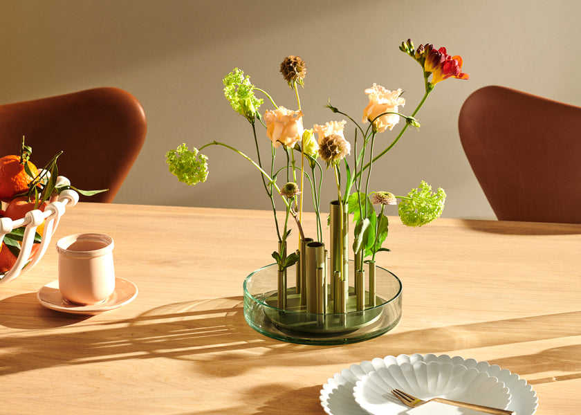 Ikeru Vase by Fritz Hansen, showing ikeru vase in live shot.