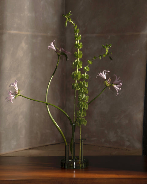 Ikeru Vase by Fritz Hansen, showing ikeru vase in live shot.
