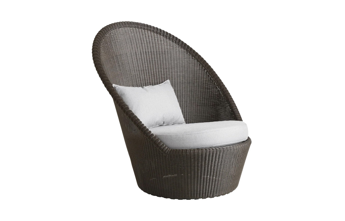 Kingston Sunchair with Wheels by Cane-Line - Mocca Fiber Weave, Light Grey Natte Set.