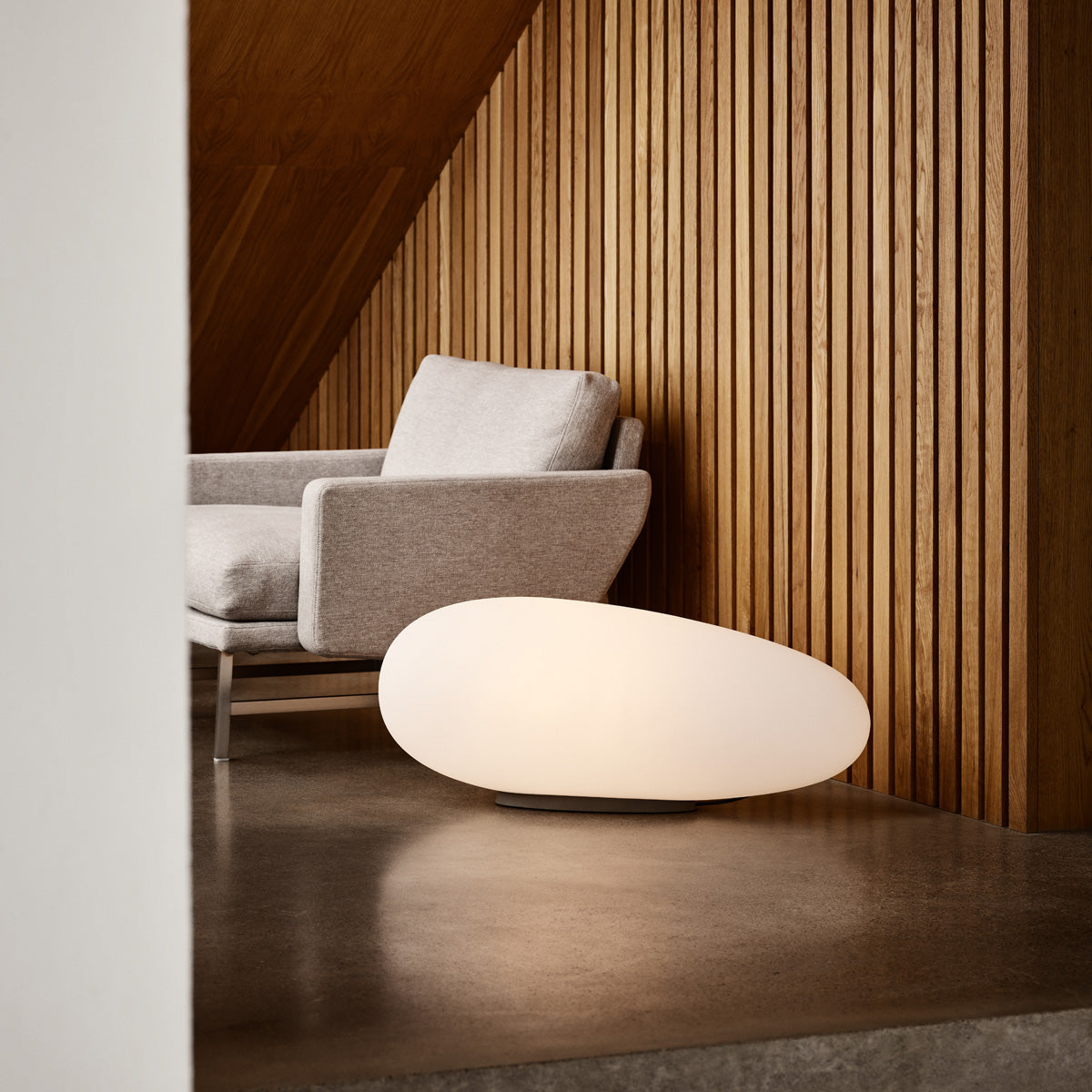 Lissoni Lounge Chair by Fritz Hansen, showing lissoni lounge chair in live shot.