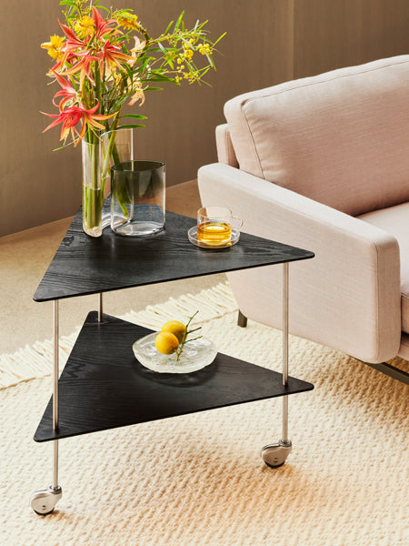 Moon Eye Vase by Fritz Hansen, showing moon eye vase in live shot.