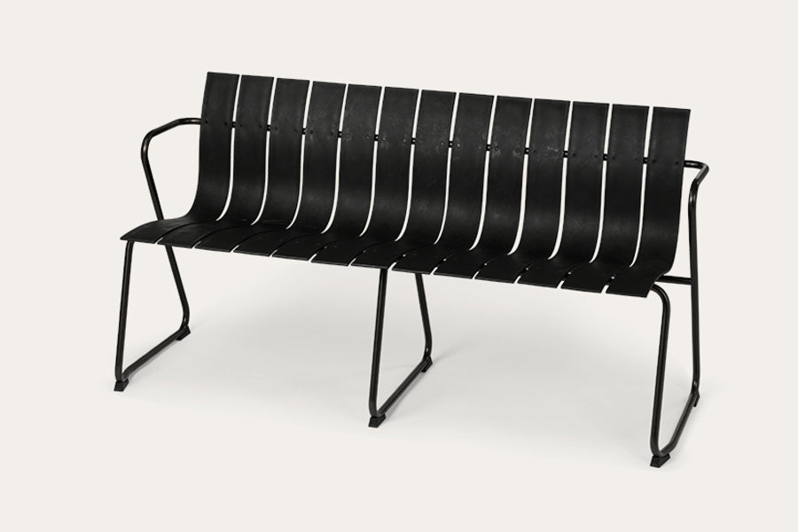 Ocean Bench by Mater, showing ocean bench in live shot.