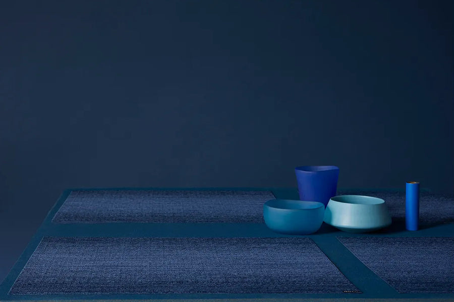 Ombre Tabletop by Chilewich, showing closeup view of ombre tabletops in live shot.