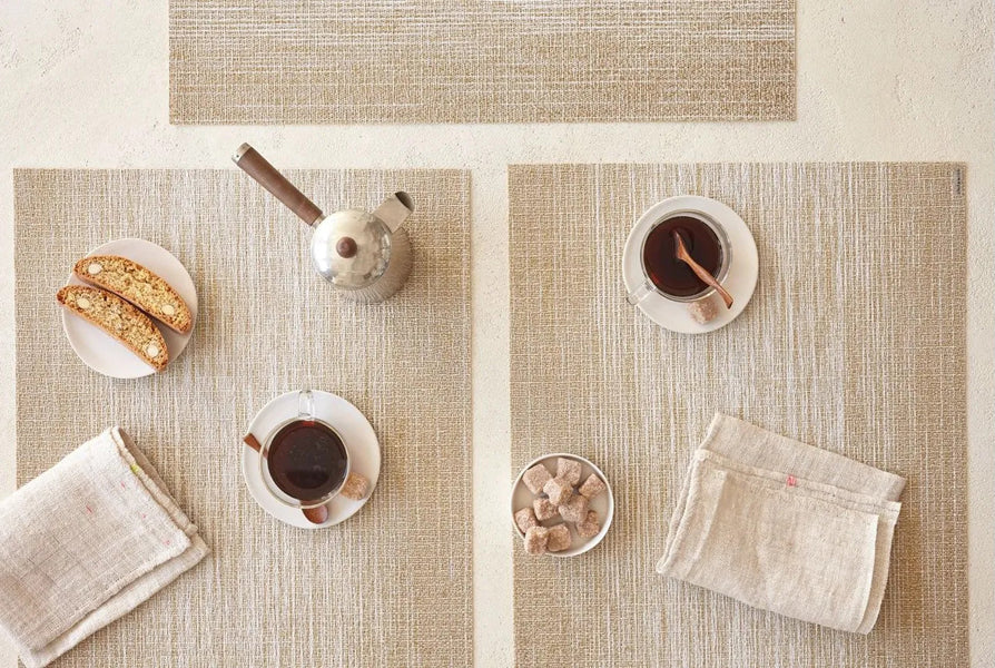 Ombre Tabletop by Chilewich, showing closeup view of ombre tabletops in live shot.