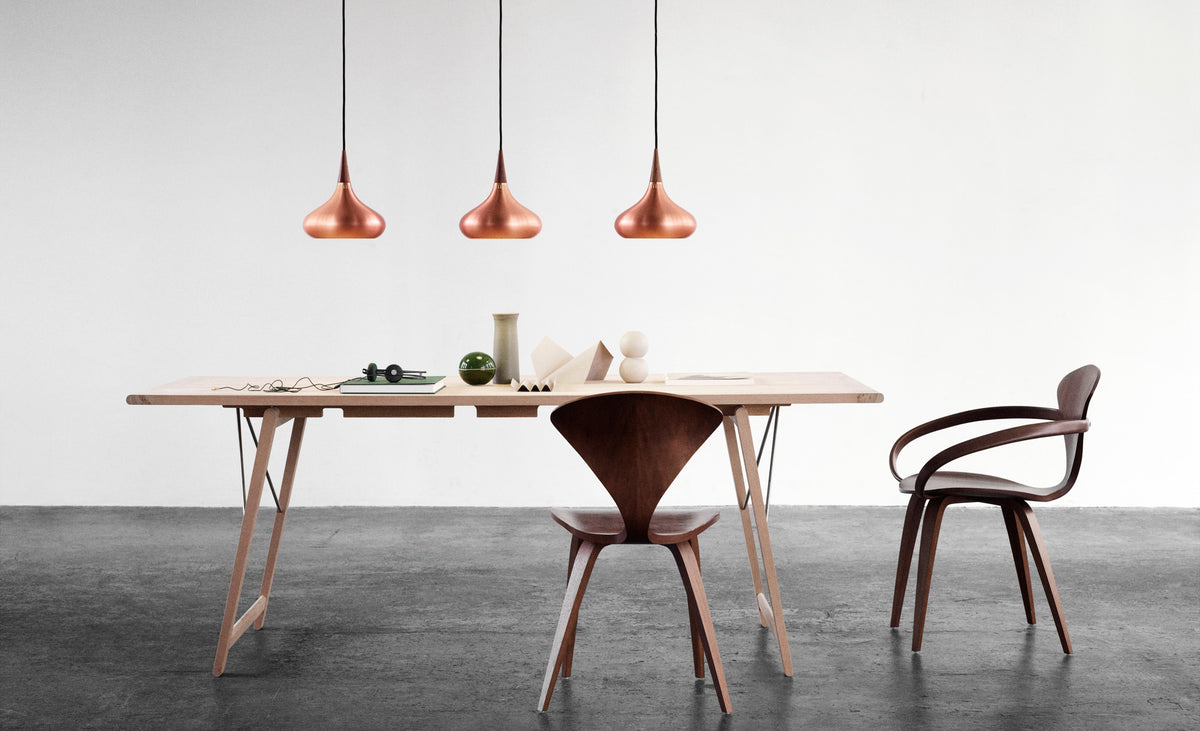Orient Pendant by Fritz Hansen, showing orient pendants in live shot.