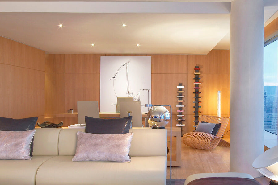 Oxford 5-Star Base Chair by Fritz Hansen, showing oxford 5-star base chairs in live shot.