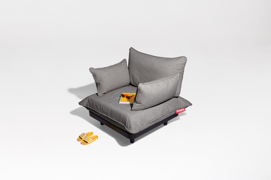 Paletti Lounge Chair by Fatboy, showing paletti lounge chair in live shot.