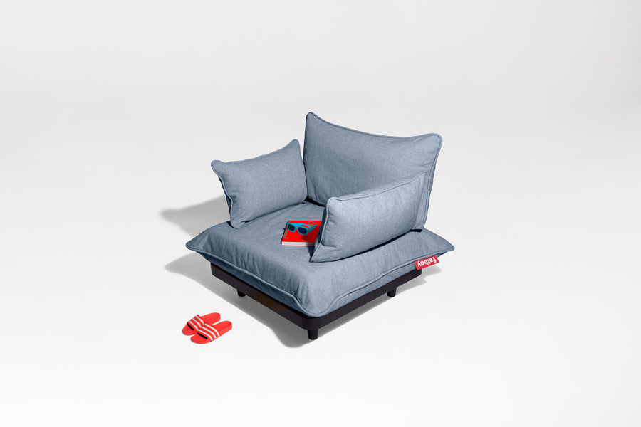 Paletti Lounge Chair by Fatboy, showing paletti lounge chair in live shot.