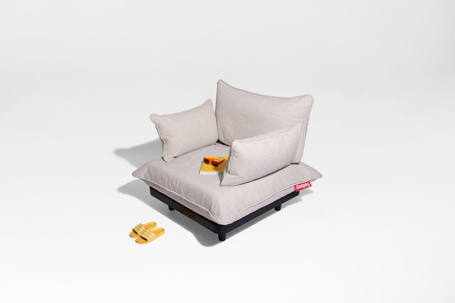 Paletti Lounge Chair by Fatboy, showing paletti lounge chair in live shot.