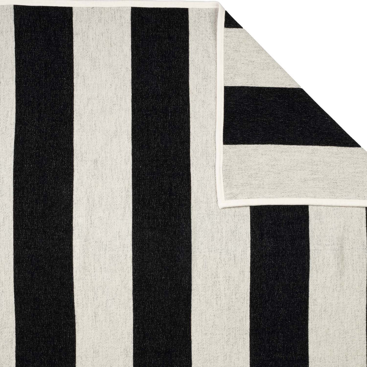 BOB Blanket by Pappelina, showing closeup view of bob blanket.