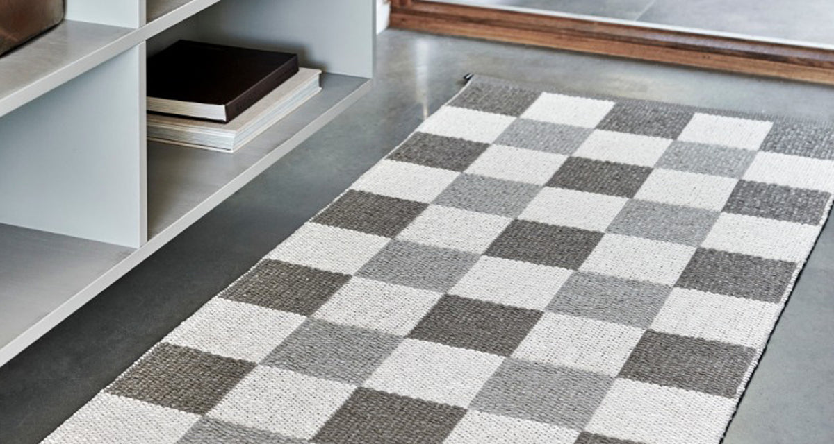 Pix Dark Linen & Vanilla with Linen Rug by Pappelina, showing pix dark linen & vanilla with linen rug in live shot.