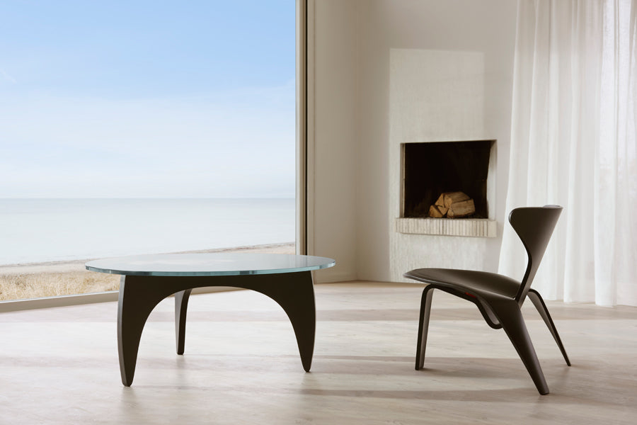PK0 A Lounge Chair by Fritz Hansen, showing pk0 a lounge chair in live shot.