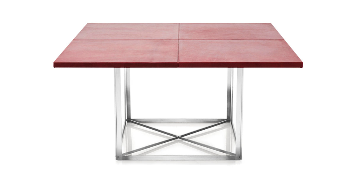 PK40 Table by Fritz Hansen, showing front view of pk40 table