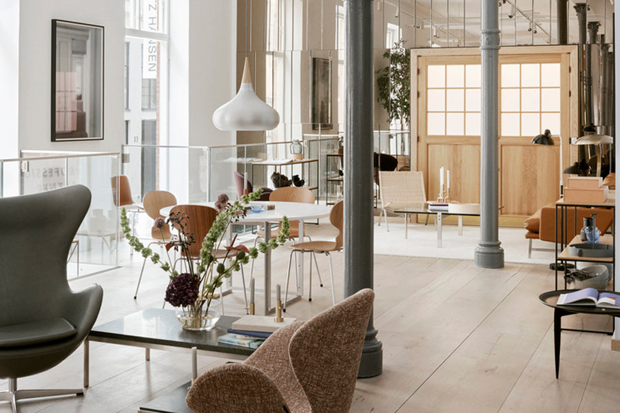 PK58 Table by Fritz Hansen, showing pk58 table in live shot.