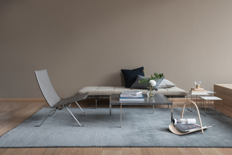 PK80 Daybed by Fritz Hansen, showing pk80 daybed in live shot.