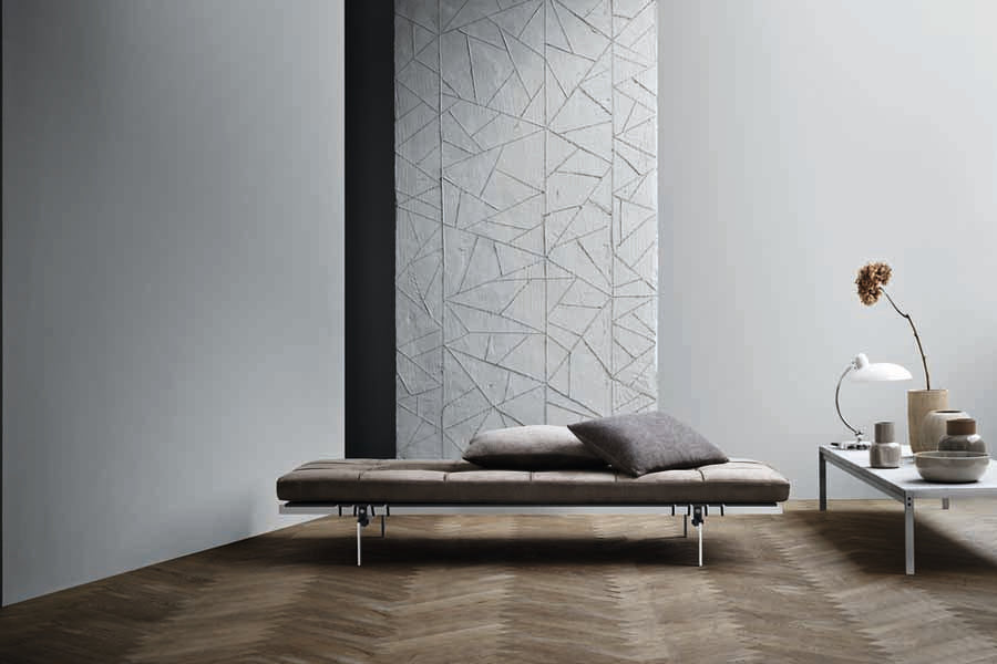 PK80 Daybed by Fritz Hansen, showing pk80 daybed in live shot.