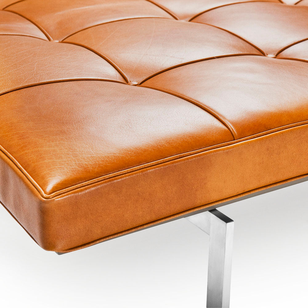 PK81 Daybed by Fritz Hansen, showing closeup view of pk81 daybed.
