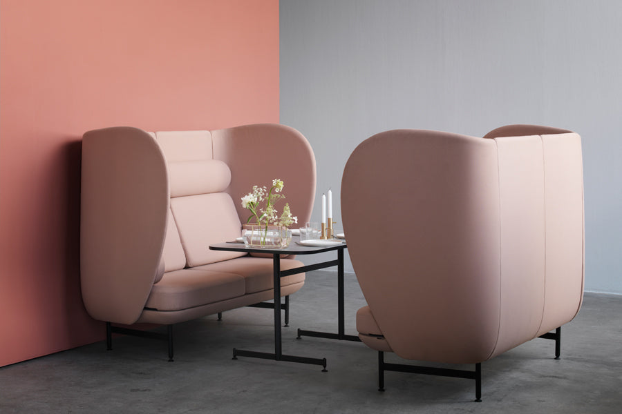 Plenum Sofa by Fritz Hansen, showing plenum sofas in live shot.