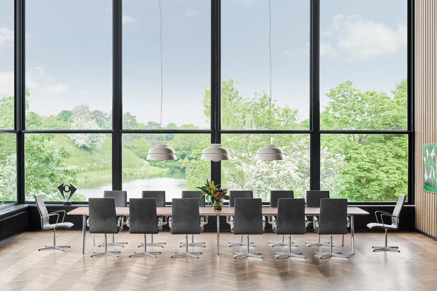 Pluralis Table by Fritz Hansen, showing pluralis table in live shot.