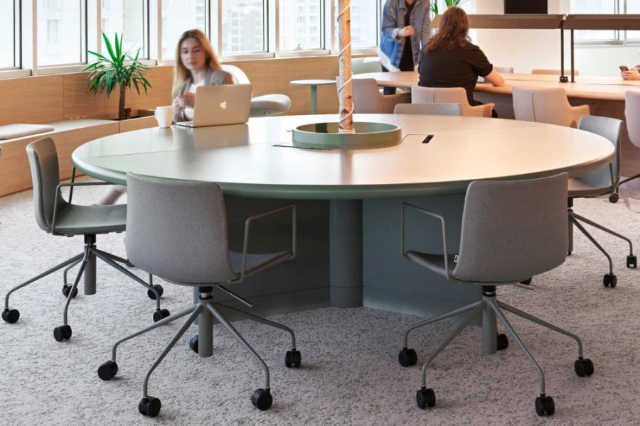 Rest Spider Task/Office Chair by B&T, showing rest spider task/office chairs in live shot.