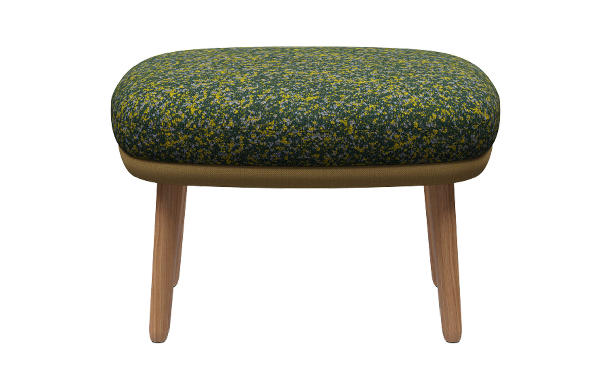 Ro Footstool by Fritz Hansen - Clear Lacquered Oak Wood, Christianshavn Textile Group, Textile Category 4.