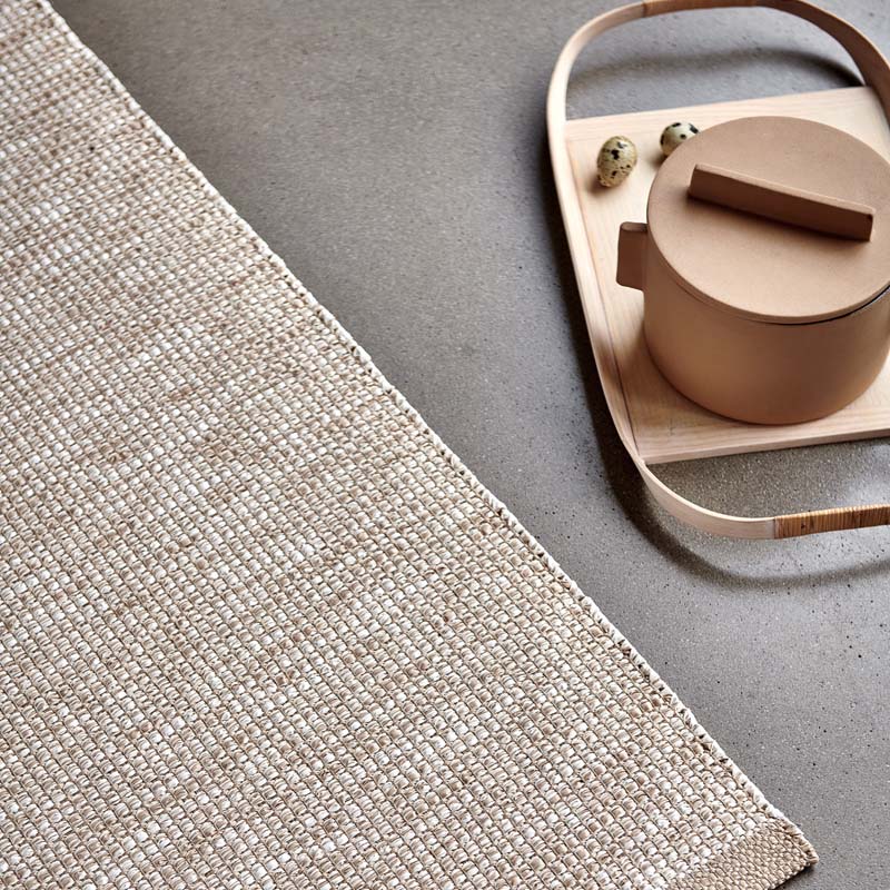 SAM Beige/Vanilla by Pappelina, showing sam beige/vanilla in live shot.
