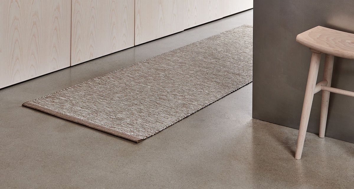 SAM Brown/Linen by Pappelina, showing sam brown/linen in live shot.