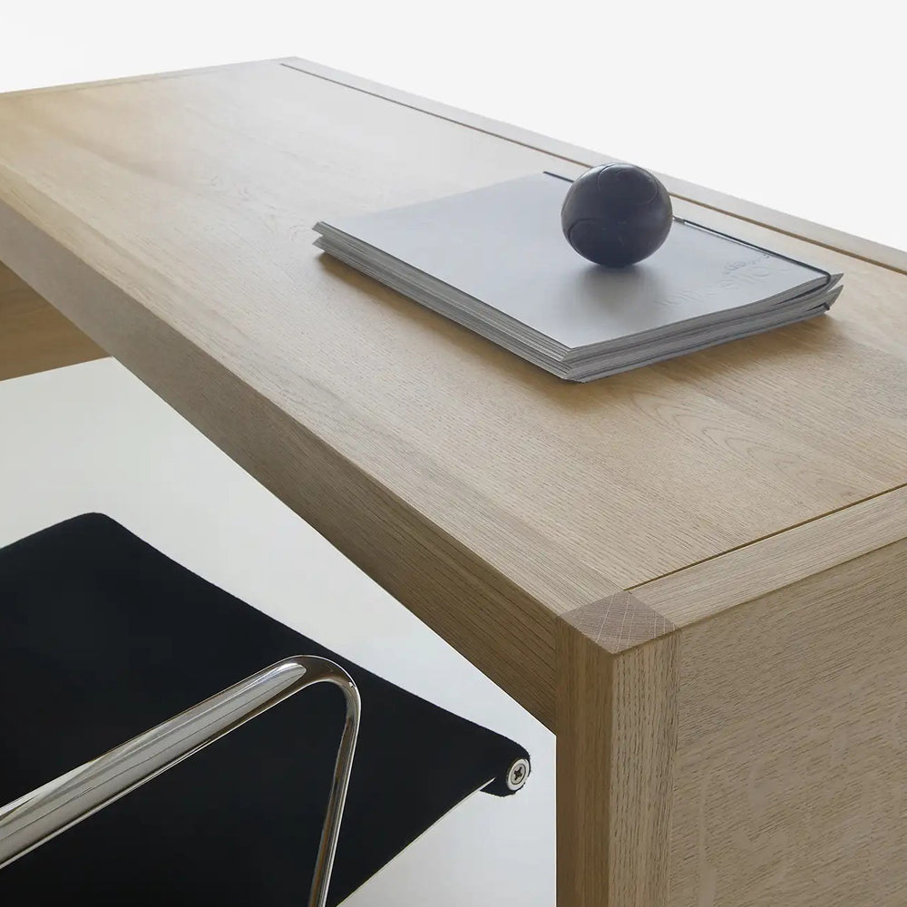 Seminar Desk Table
by Nikari, showing closeup view of seminar desk table in live shot.