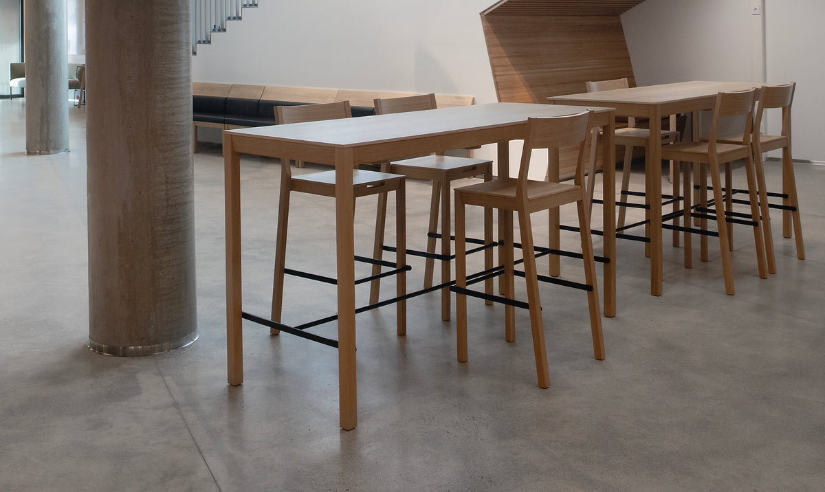 Skandinavia KVBP12 Bar Table by Nikari, showing skandinavia kvbp12 bar tables in live shot.