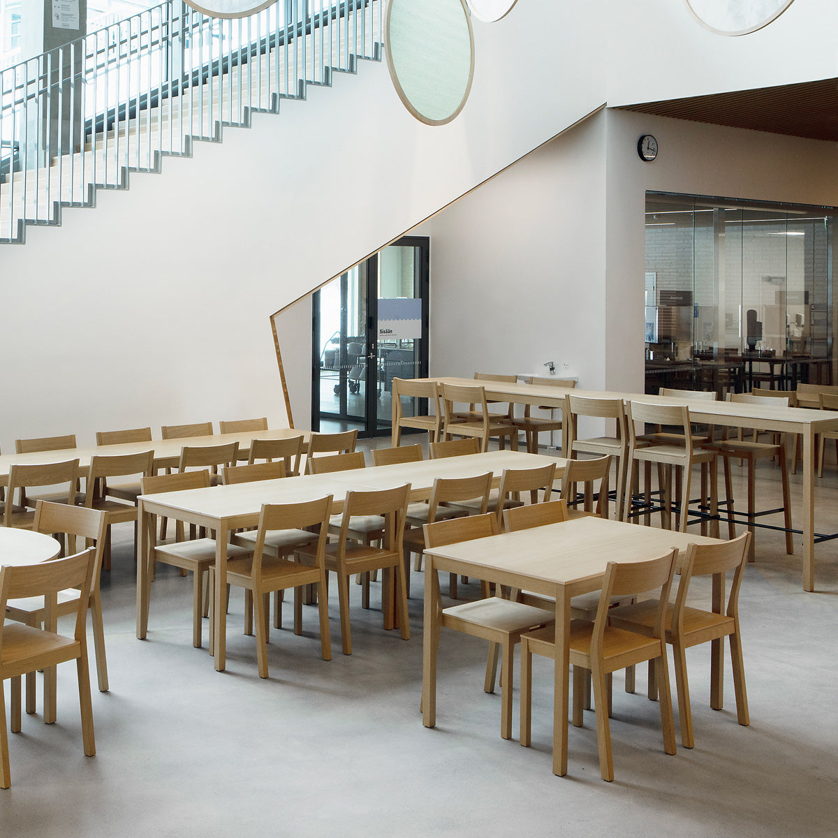 Skandinavia KVBT6 High Chair by Nikari, showing skandinavia kvbt6 high chairs in live shot.