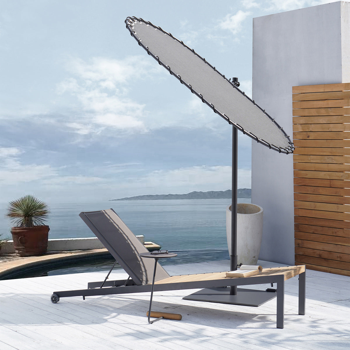 Sombrero Personal Medium Shade with Wheels by Mamagreen, showing sombrero personal medium shade with wheels in live shot.
