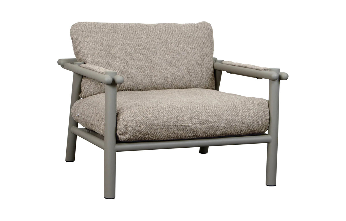 Sticks Lounge Chair by Cane-Line - Taupe Aluminum *, Light Brown Rise Set.