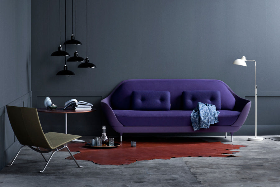 Supercircular Coffee Table by Fritz Hansen, showing supercircular coffee table in live shot.