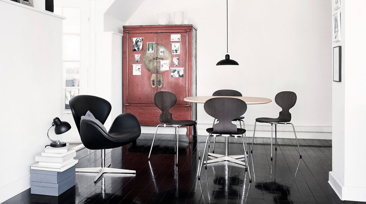 Supercircular Table by Fritz Hansen, showing supercircular table in live shot.