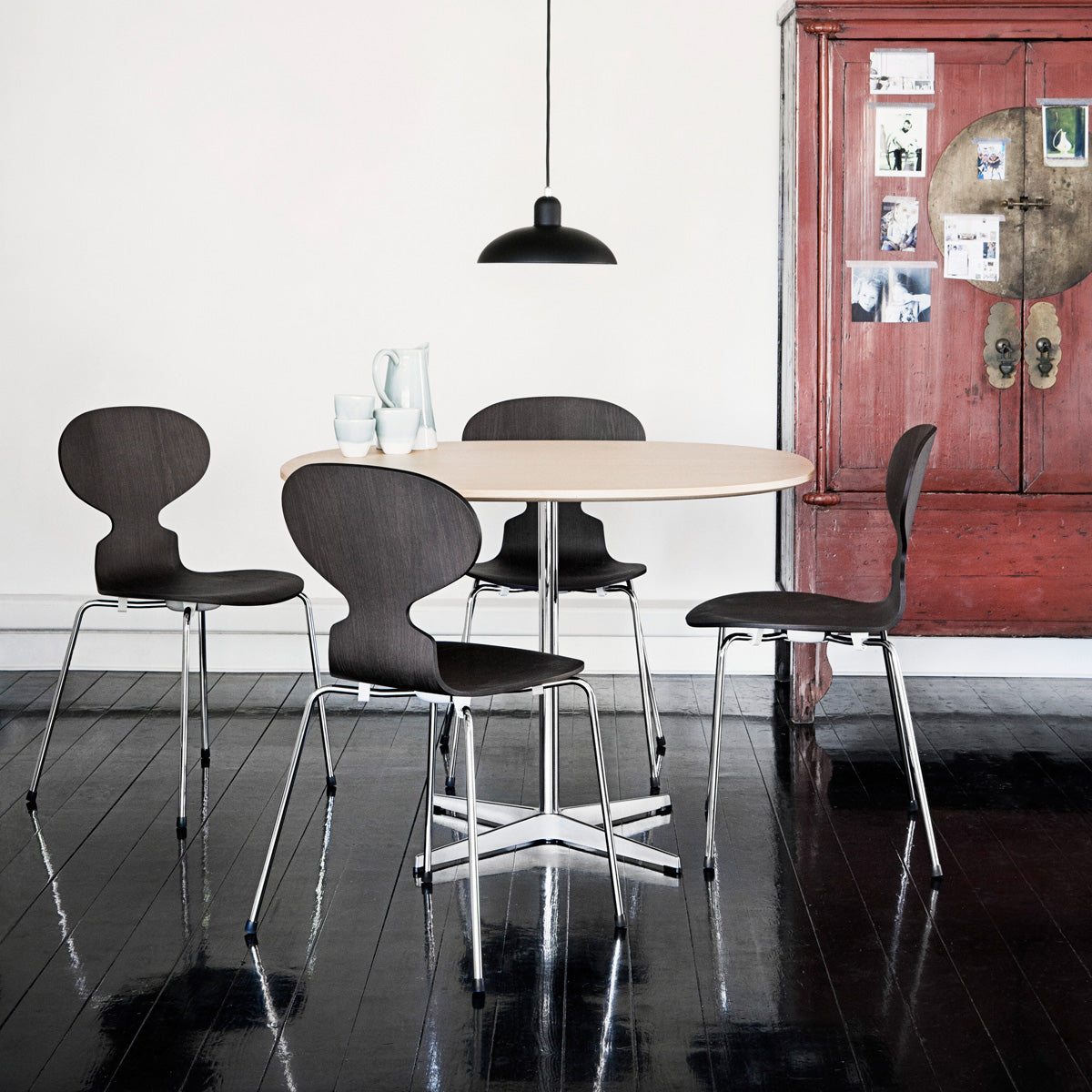 Supercircular Table by Fritz Hansen, showing supercircular table in live shot.
