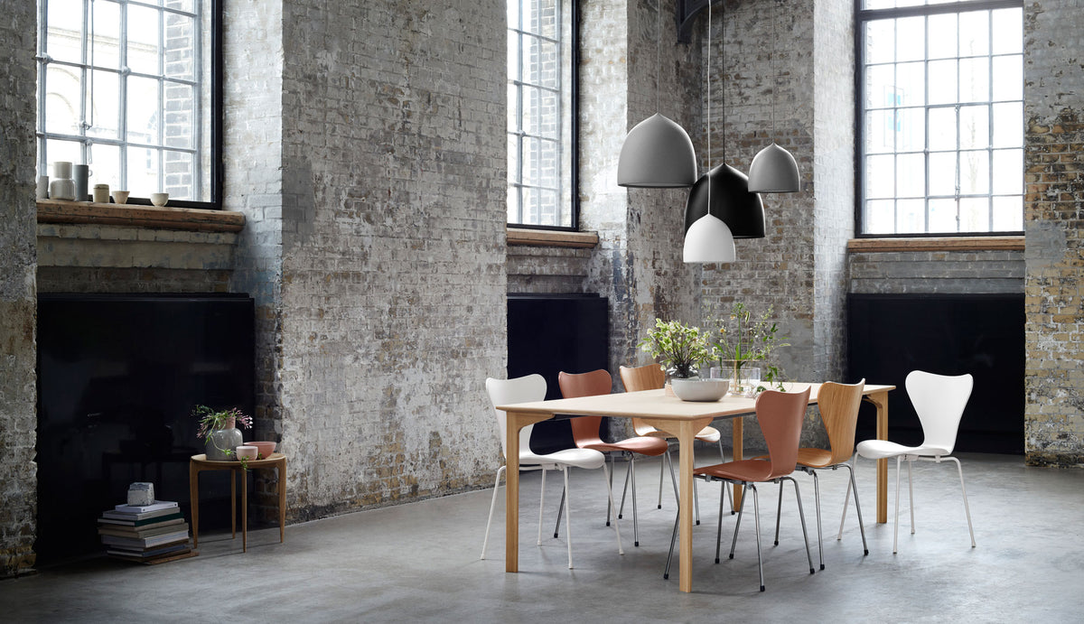 Suspence Pendant by Fritz Hansen, showing suspence pendants in live shot.